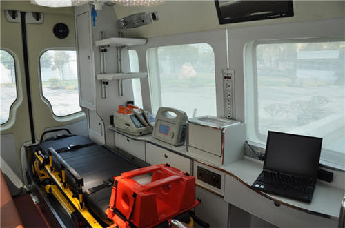 三明救护车内部